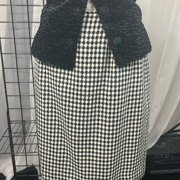 Circa 1990 Vintage tailored A-Line Herringbone Skirt from Doncaster - Picture 4 of 9